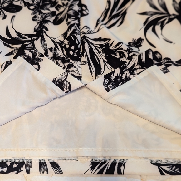 White House Black Market black cream floral pencil skirt fully lined sz 10 - Picture 3 of 8